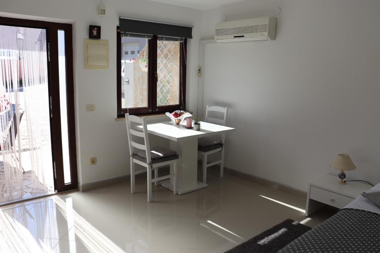 An Amazing Studio Apartment Premantura Kültér fotó